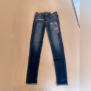 NWT American Eagle Outfitters Distressed Skinny Jeans (Dark Blue) (Size 2)